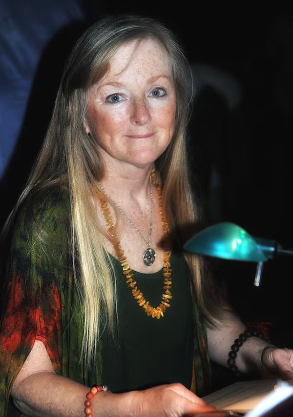 Diane Darling - Narrator